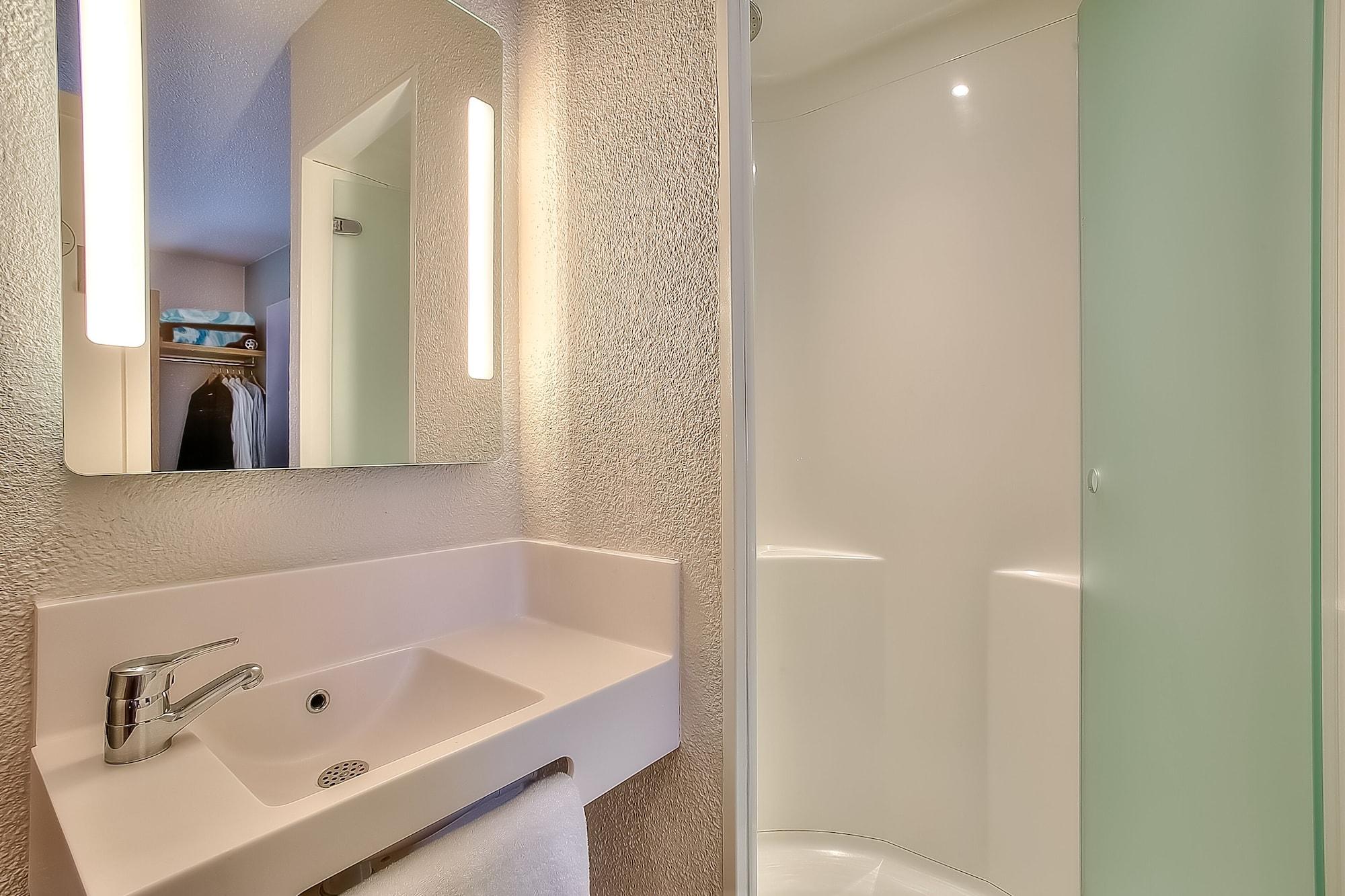 B&B Hotel Antibes Sophia Antipolis Biot Exteriör bild